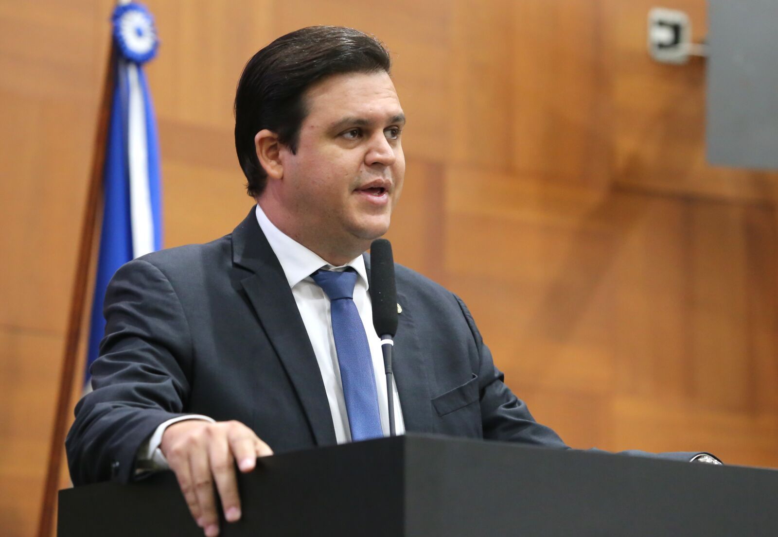 Lei de Thiago Silva obriga operadoras de telecomunicações a informarem com antecedência sobre interrupções de serviço