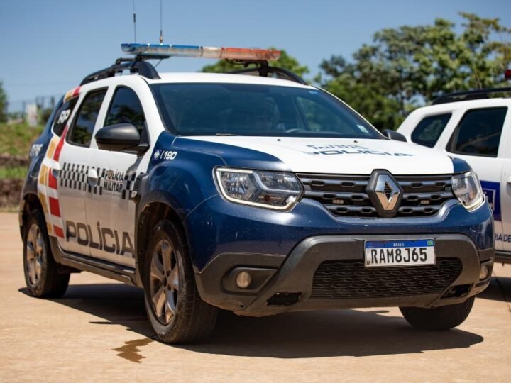 Polícia Militar localiza carro roubado e prende dupla suspeita por latrocínio de idoso
