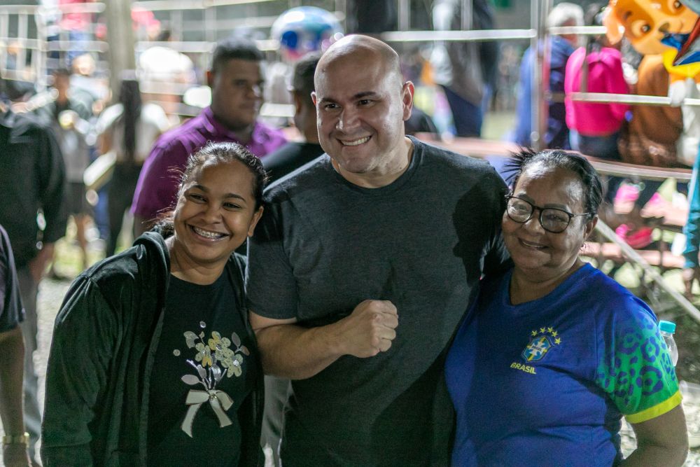 Prefeito e secretário prestigiam final de campeonato no Mercado Municipal