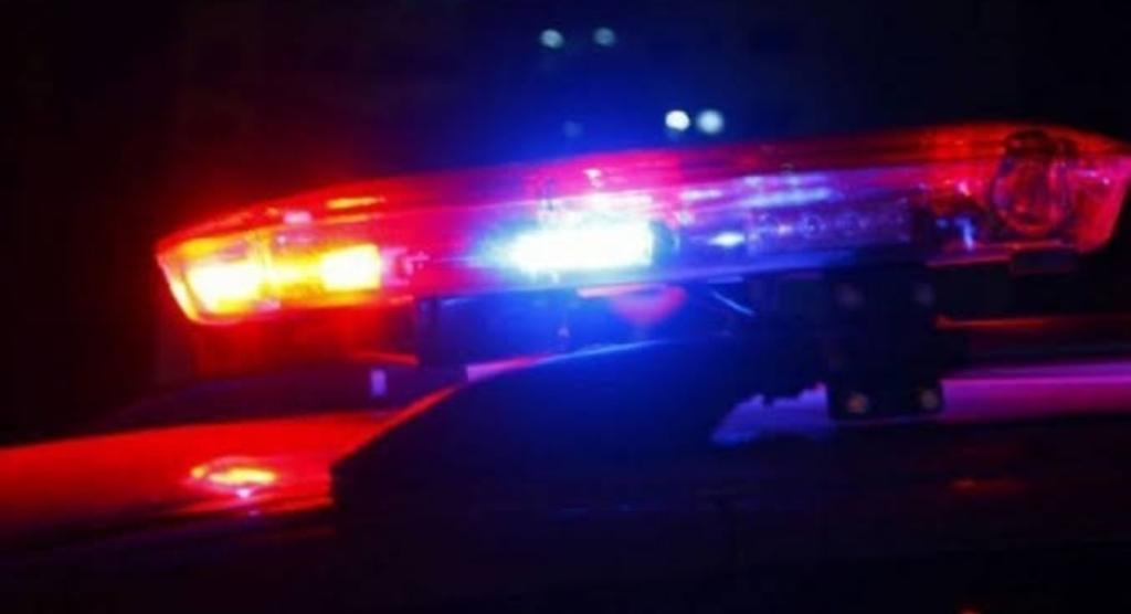 PM prende homem e apreende adolescente por porte ilegal de arma e tentativa de homicídio