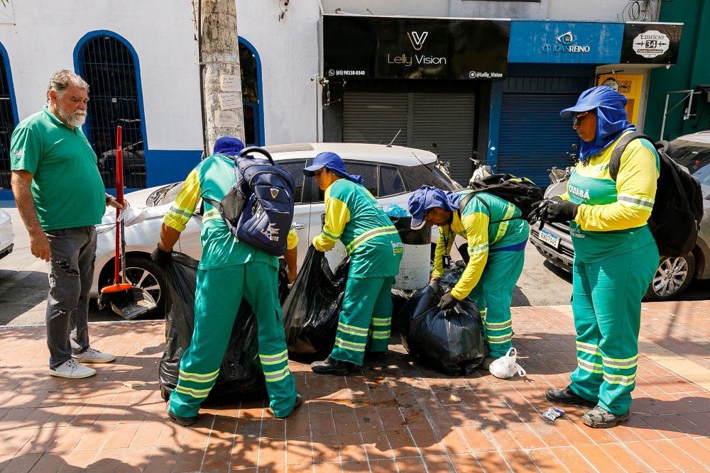 Limpurb retira cinco toneladas de lixo em 40 minutos após desfile de 7 de Setembro