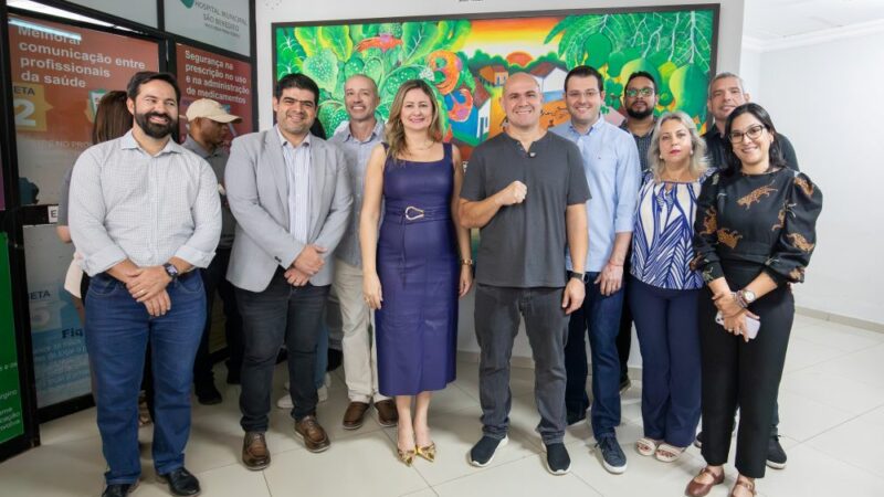 Prefeito entrega aparelho de ressonância e Cuiabá dobra capacidade de exames