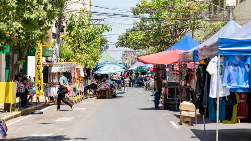 Feira da 13 de Junho agrada público e comerciantes em Cuiabá