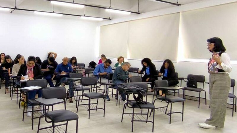 Escola de Governo abre inscrições para curso de postura do atendimento público