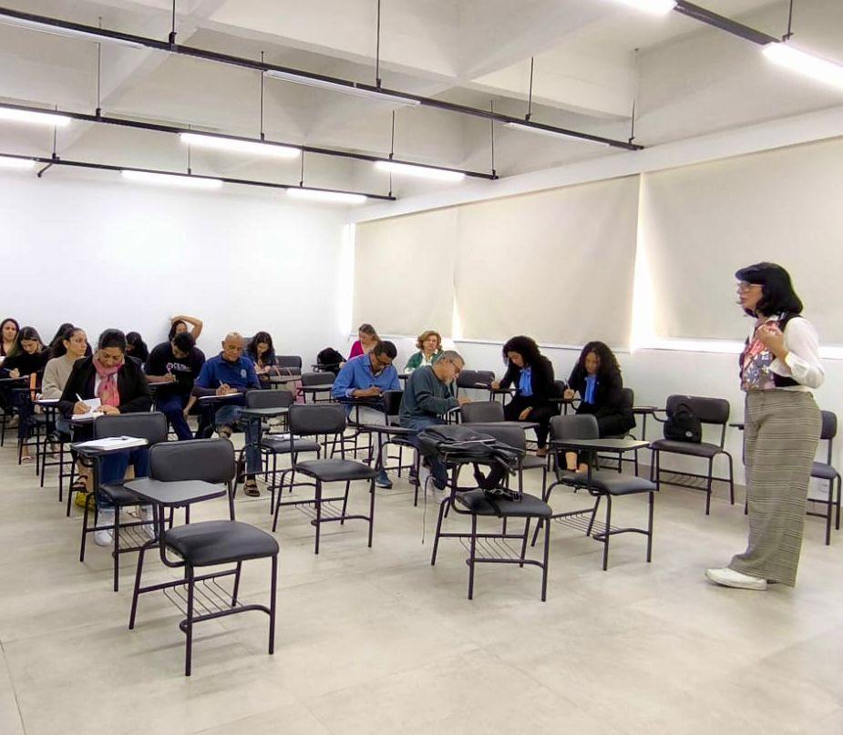 Escola de Governo abre inscrições para curso de postura do atendimento público