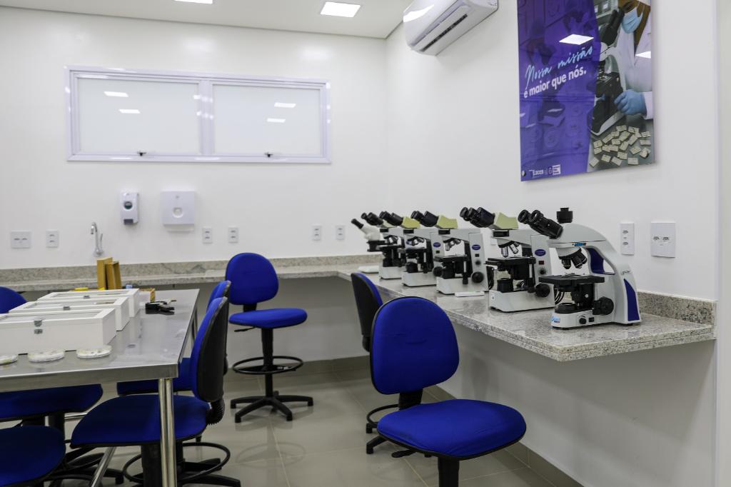 Lacen amplia laboratório de genética e oferece novos exames para doenças raras em nova estrutura