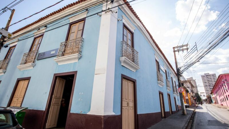 Alunos da Unemat visitam a nova fotografia cuiabana no coração do Centro Histórico