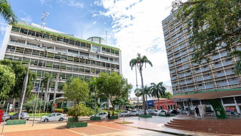 Prefeitura de Cuiabá antecipa salários e quita folha de dezembro
