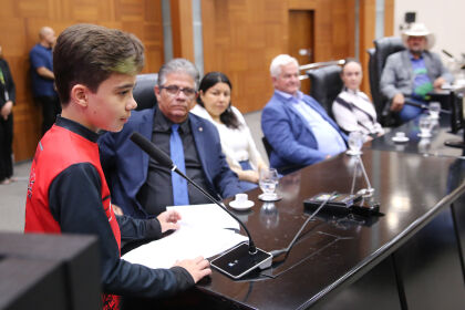 ALMT reconhece contribuição de personalidades ao desenvolvimento do estado