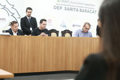 CCJR derruba dois vetos do Executivo e avança na análise de projetos durante