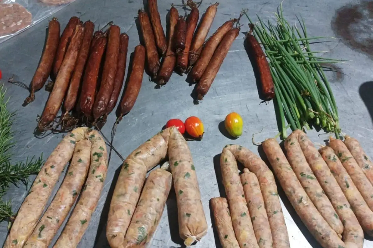 Curso em MT ensina produção de linguiça e salame