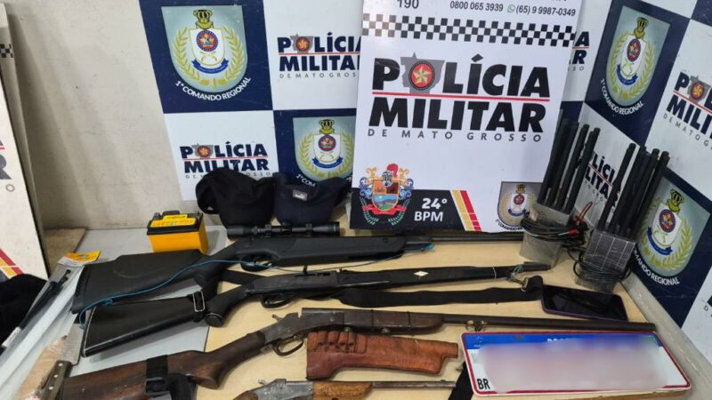 Polícia Militar apreende armas de fogo e recupera veículos após roubo em propriedade rural em Cuiabá