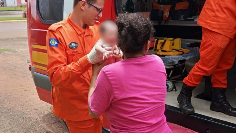 Bombeiros prestam atendimento pré-hospitalar a recém-nascida após episódio de engasgo