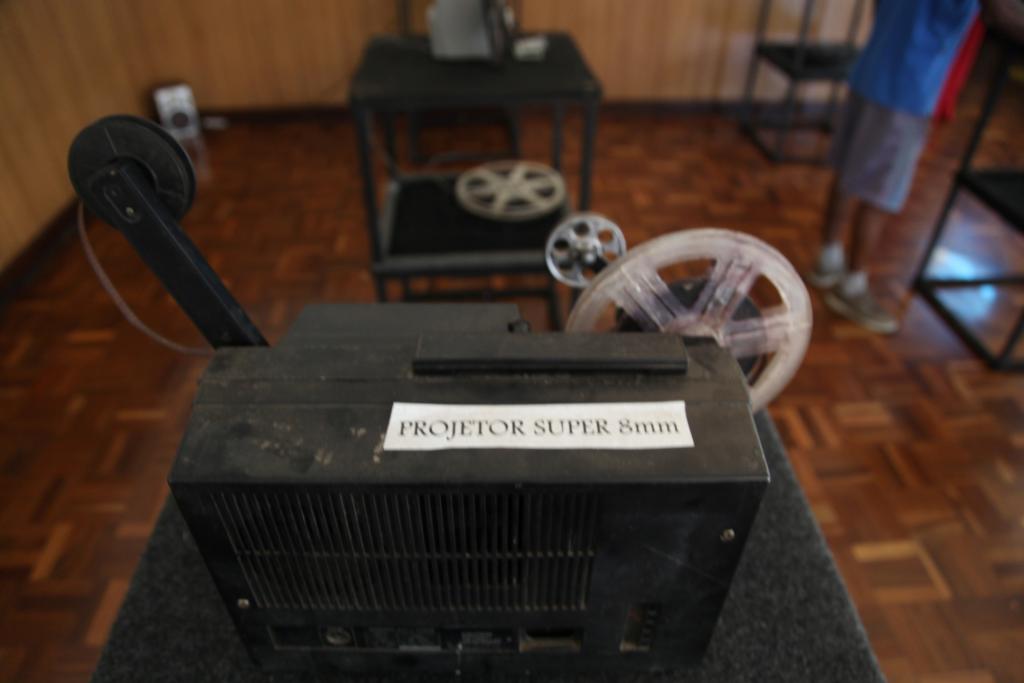 Exposição cinematográfica de Aníbal Alencastro estreia nesta terça-feira (7) no Cine Teatro Cuiabá